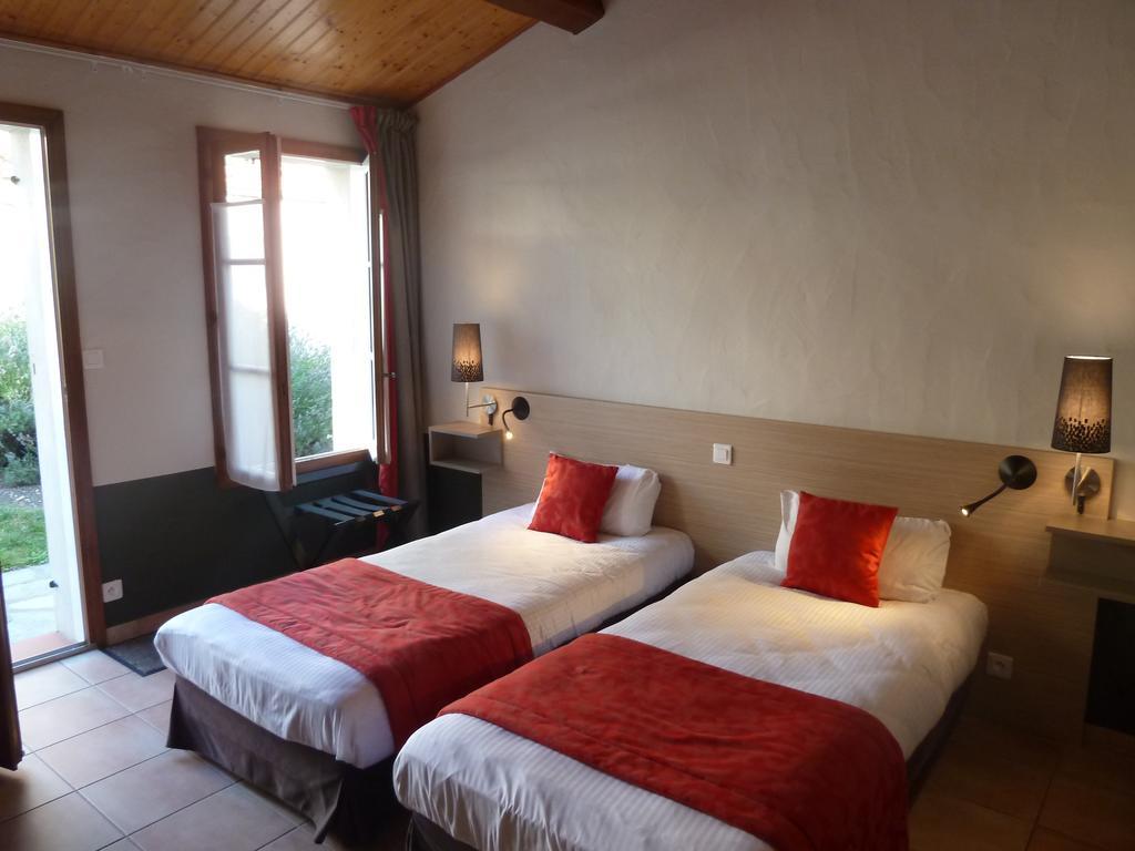 Отель Domaine Le Martinet, The Originals Relais Буэн Экстерьер фото